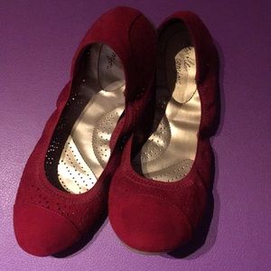 Red deatailed ballet flats